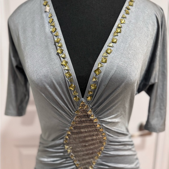 Elegant Grey Ruched Mini Dress with Beaded V-Neck - Picture 4 of 7